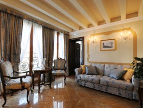 salottino corridoio hotel Gran Canale a Venezia